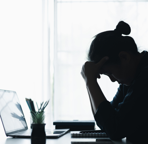 Advogada humilhada no trabalho por gestor recebe indenização maior do TST