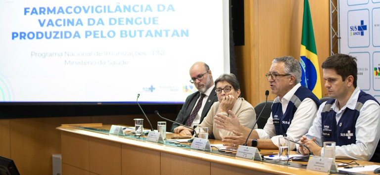 Vacinação contra dengue é interrompida preventivamente após registro de eventos raros