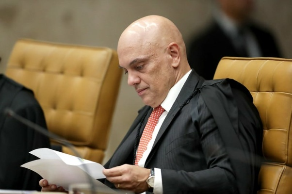 Delegado responsável por inquéritos contra Bolsonaro passa a integrar gabinete de Moraes