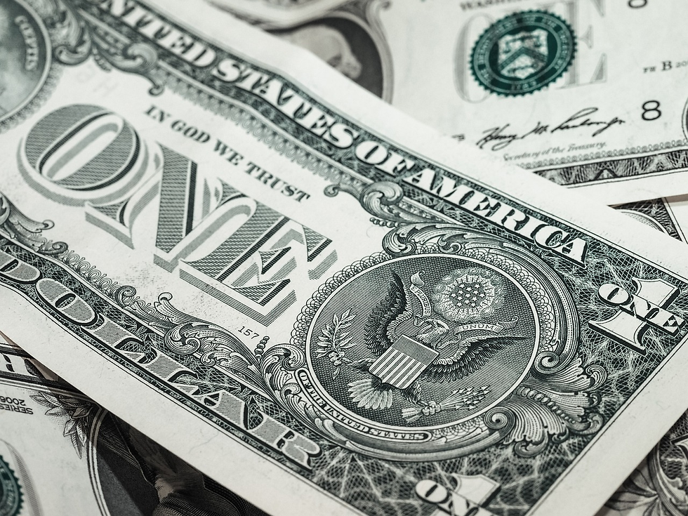 Dólar abre em queda após disparada na véspera, enquanto mercado tenta recuperar perdas