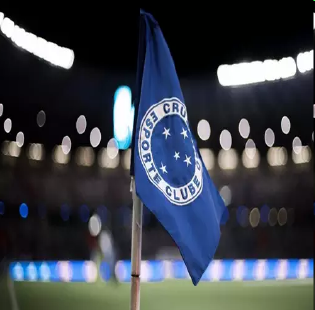 Nação Azul de Varginha organiza caravana para semifinal entre Pouso Alegre e Cruzeiro no Manduzão