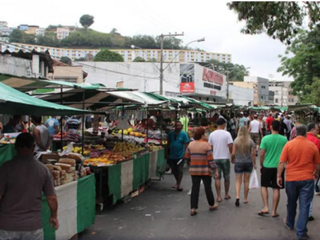Juiz de Fora abre inscrições para novas feiras livres noturnas no Grama e na Praça Clodesmidt Riani