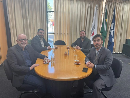 Grupo Unis realiza visita institucional à Receita Federal em Varginha