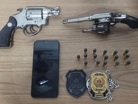 Mandados de prisão e busca resultam na apreensão de cocaína, crack, maconha e armas em Cristais.