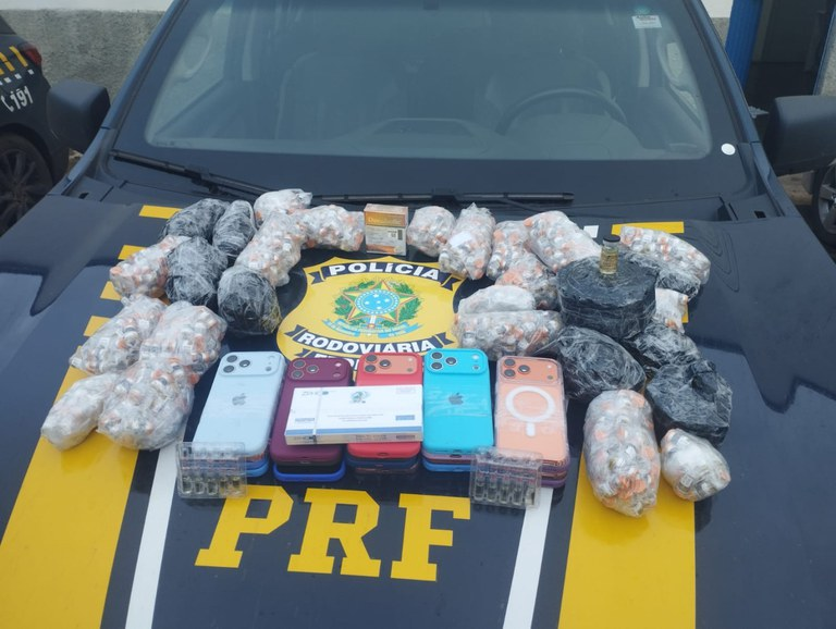 Dois homens são presos com medicamentos e iPhones irregulares na BR-381