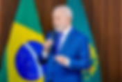 Lula convoca ministros para discutir deportações de brasileiros pelos EUA.