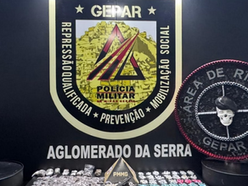PM prende cinco jovens suspeitos de integrar o Comando Vermelho no Aglomerado da Serra, em BH