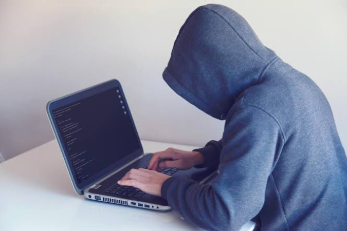 Adolescente de Ituiutaba é internado por planejar ataques a escolas e igrejas