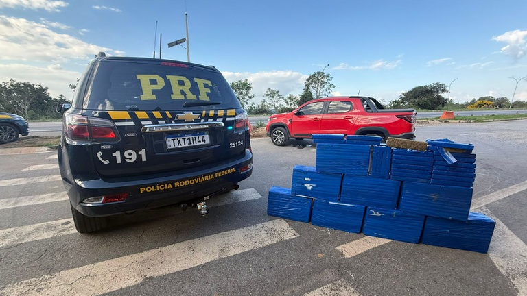 Motorista foge por 13 km, é preso e carga de droga é apreendida em Minas