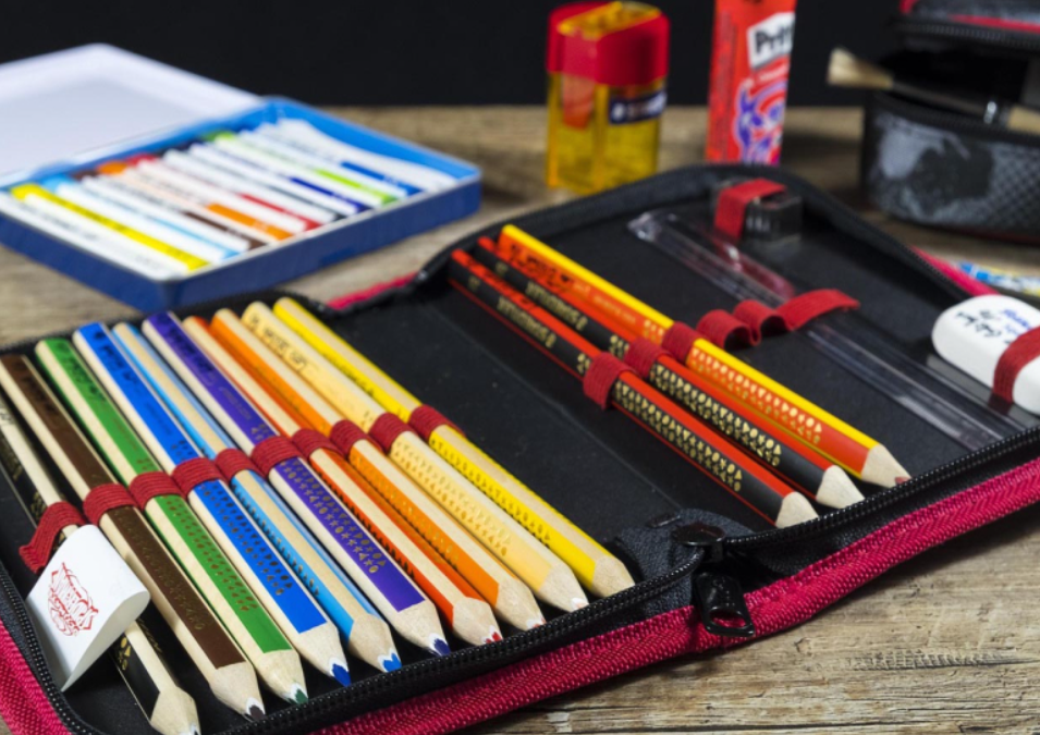 Inmetro alerta pais sobre riscos na compra de material escolar