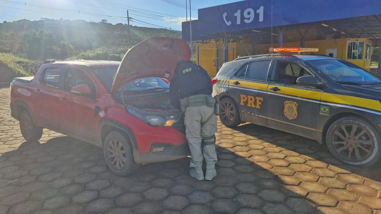 Fiat Strada furtada em BH é recuperada pela PRF na BR-040