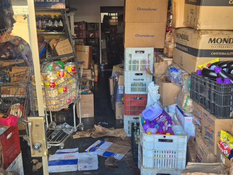 Procon interdita mercado em Uberlândia por venda de alimentos vencidos e falta de alvará