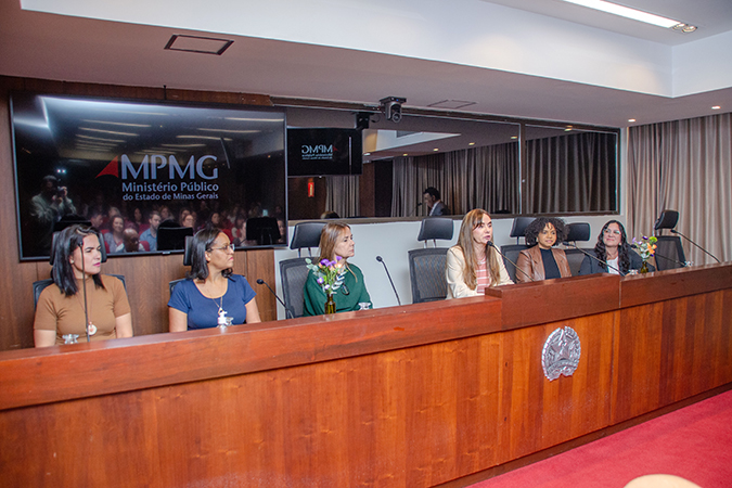 Programa de apadrinhamento afetivo ganha reforço do MPMG e homenagem a voluntário histórico