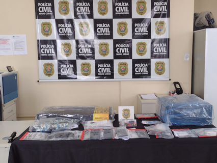 PCMG cumpre 15 mandados e apreende armas em operação contra grupo de extorsão