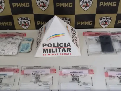 Polícia Militar prende dois homens por tráfico de drogas no Parque Residencial Murad, em Varginha