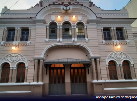 Artesãs de Varginha expõem trabalhos no Theatro Capitólio até sábado