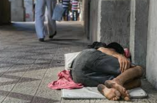 IBGE anuncia primeiro censo nacional da população em situação de rua no Brasil