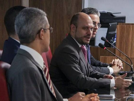 Farra das passagens: presidente do INSS comprou dezenas de bilhetes aéreos