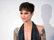 Atriz Ruby Rose acusa Katy Perry de assédio sexual ocorrido há cerca de 20 anos