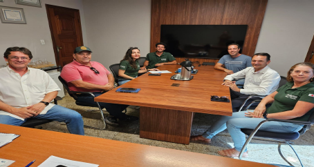 Prefeito Leonardo Ciacci recebe equipe o escritório Regional da Emater de Alfenas