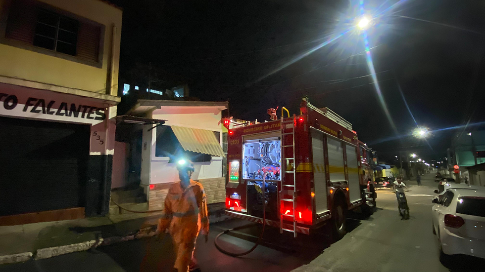 Incêndio em residência após agressão mobiliza Bombeiros e PM no bairro Aparecida, em Alfenas