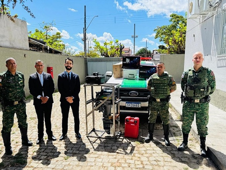 MPMG entrega drone, motor de popa e computadores à Polícia Ambiental em Jacinto