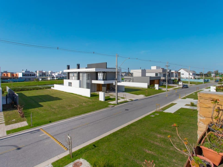 Condomínios adotam protocolos para combater violência contra a mulher com apoio de funcionários e moradores