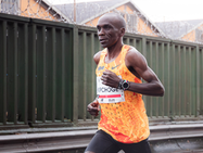 Dez anos após ouro olímpico, Eliud Kipchoge retorna ao Brasil para evento esportivo