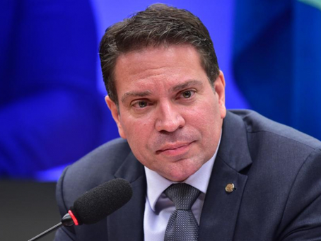 Ex-deputado Alexandre Ramagem é preso pelo serviço de imigração dos EUA, diz Polícia Federal