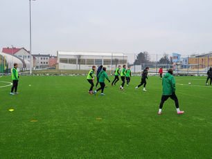 Dwa sparingowe triumfy podczas obozu 