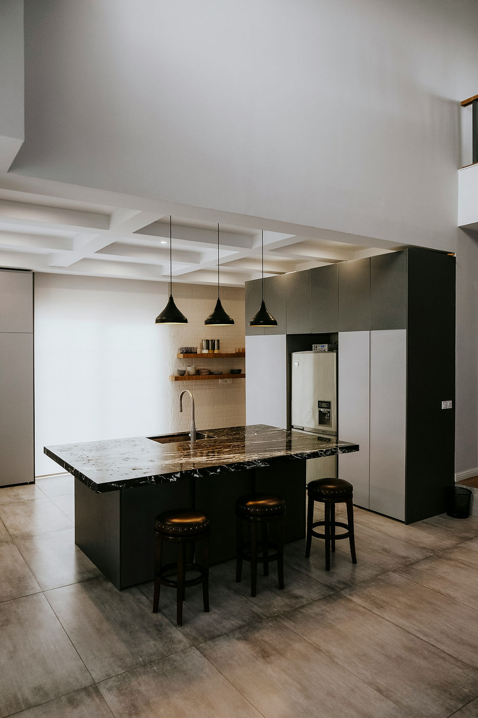 Moderne keuken met kookeiland voor woning schatting.
