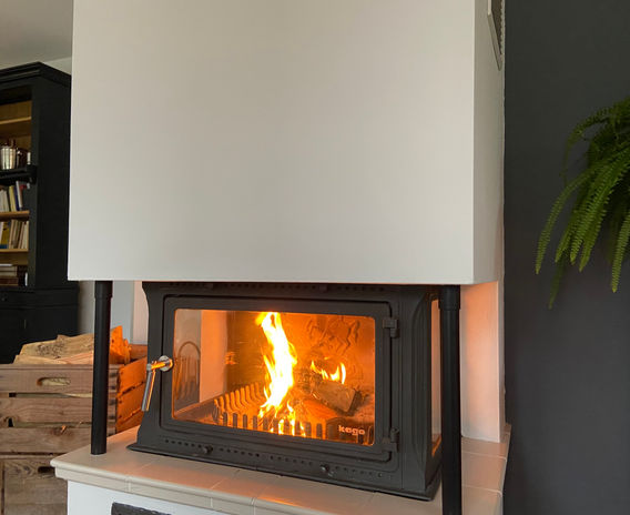 Kamin für gemütliche Abende im Coliving & Coworking Haus in Deutschland