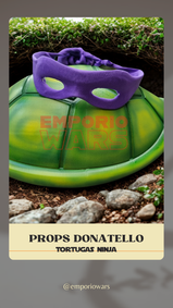 Antifaz impreso en filamento y recubierto con tela de color morado. Caparazón impresa en 3D, filamento, y pintada con aerógrafo