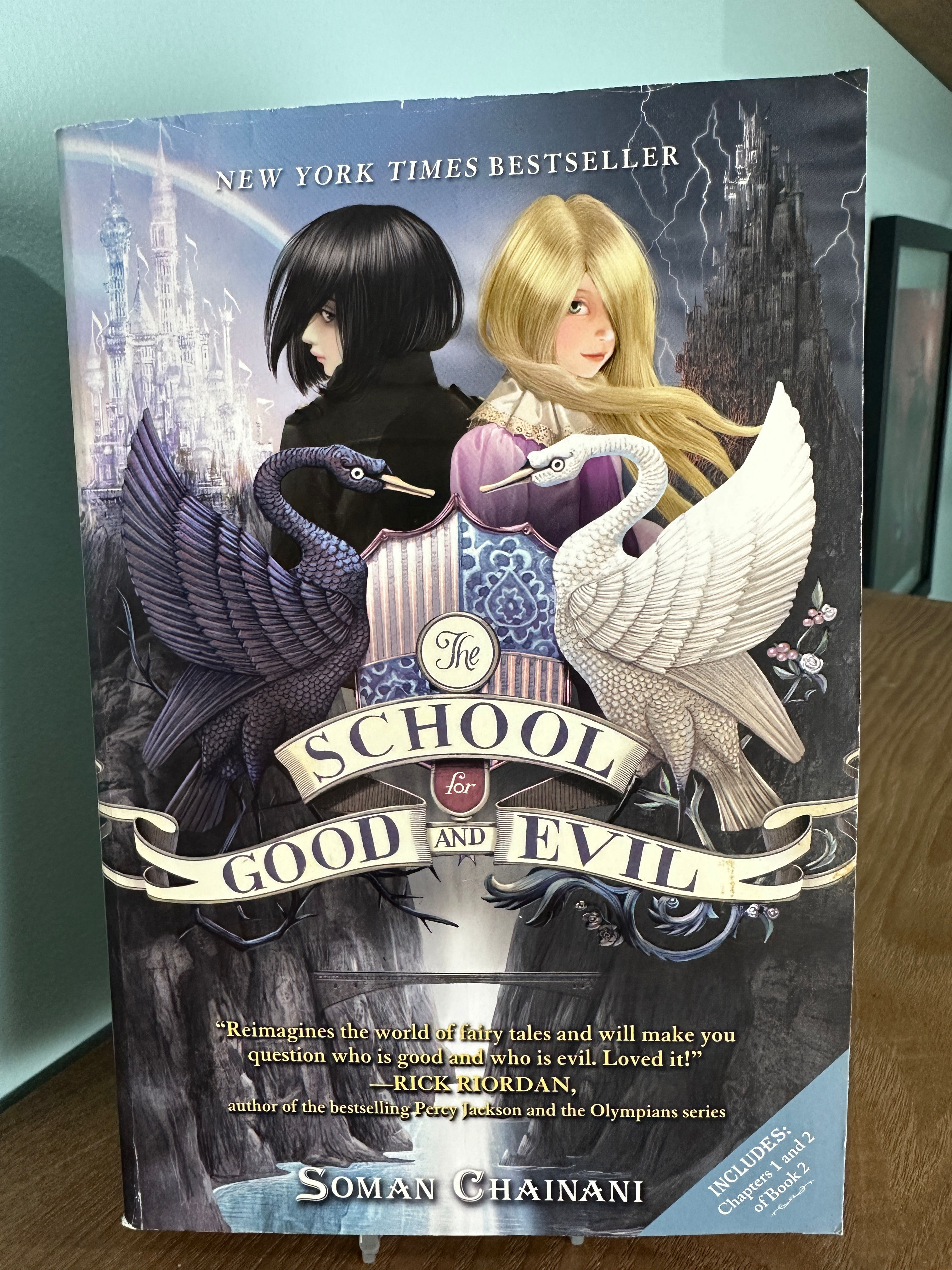 The School for Good and Evil (Book 1 of 6)
