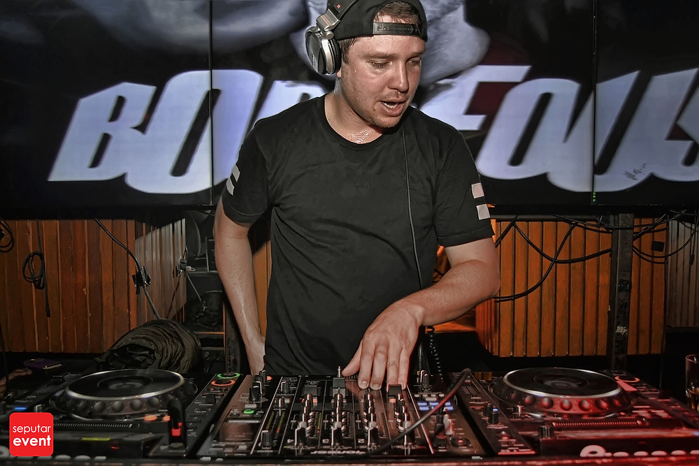 Dragonfly Presents BORGEOUS (9).JPG