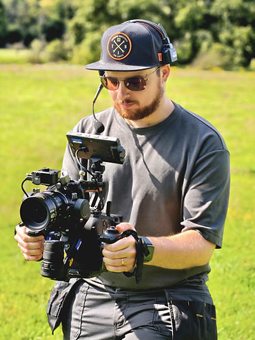 Leon Silavant shooting a film as a cinematographer