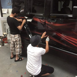 Jeep flame installation _wrapguru #vehiclewraps #flames #carwraps #wraps #jeepwrap #jeep