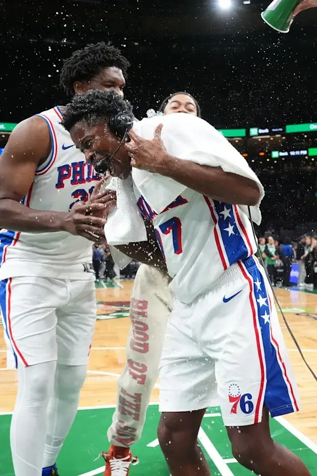 Joel Embiid and teammates celebrate VJ Edgecombe's record-breaking performance. [https://s.yimg.com/ny/api/res/1.2/yuclKltHdVDARocidjhxNQ--/YXBwaWQ9aGlnaGxhbmRlcjt3PTY0MDtoPTk2MDtjZj13ZWJw/https://media.zenfs.com/en/ny_post_sports_articles_389/7671918b15e4f337418eec8f3e48d159] 