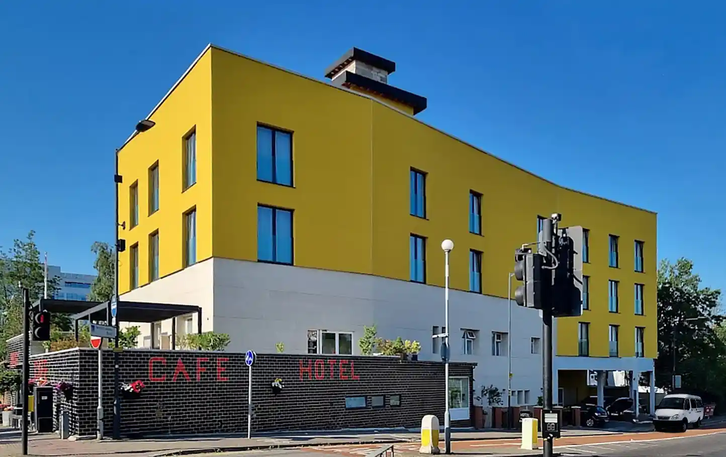 hotels-near-wembley- stadium-abbey-point.webp