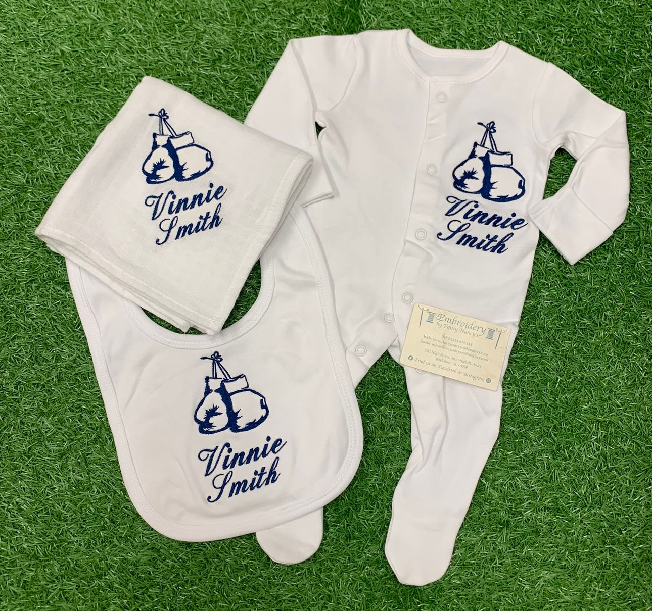 Boxing Glove babygrow, Bib & Muslin Set (white)