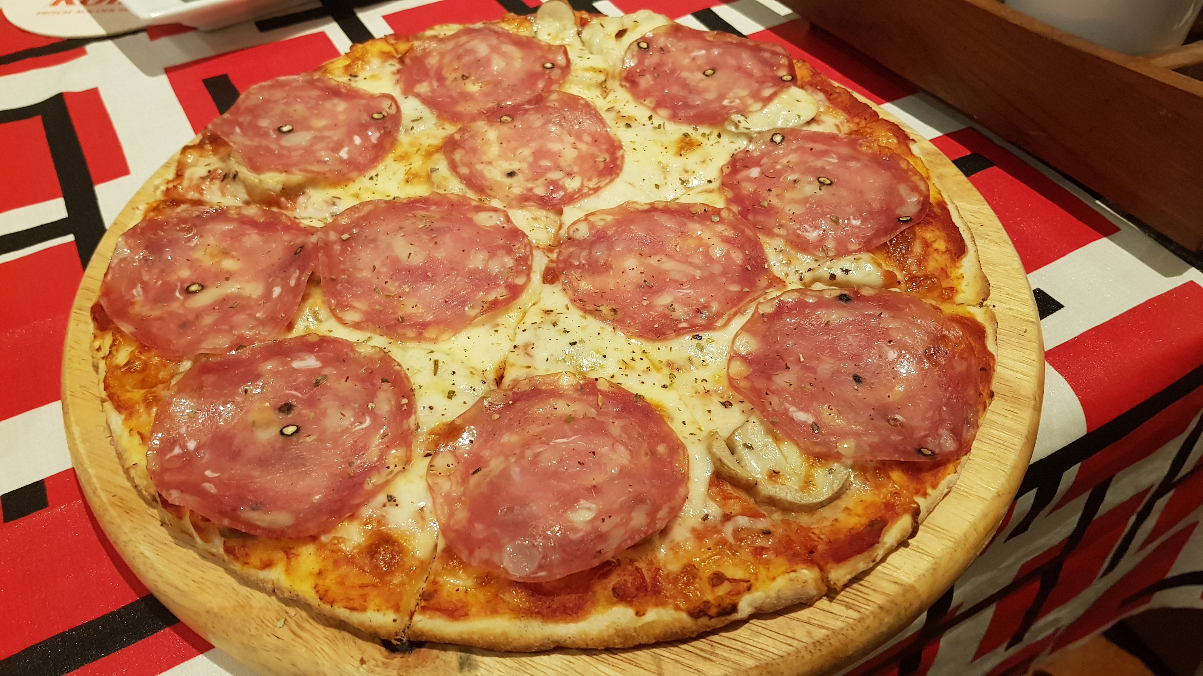 Salami Pizza
