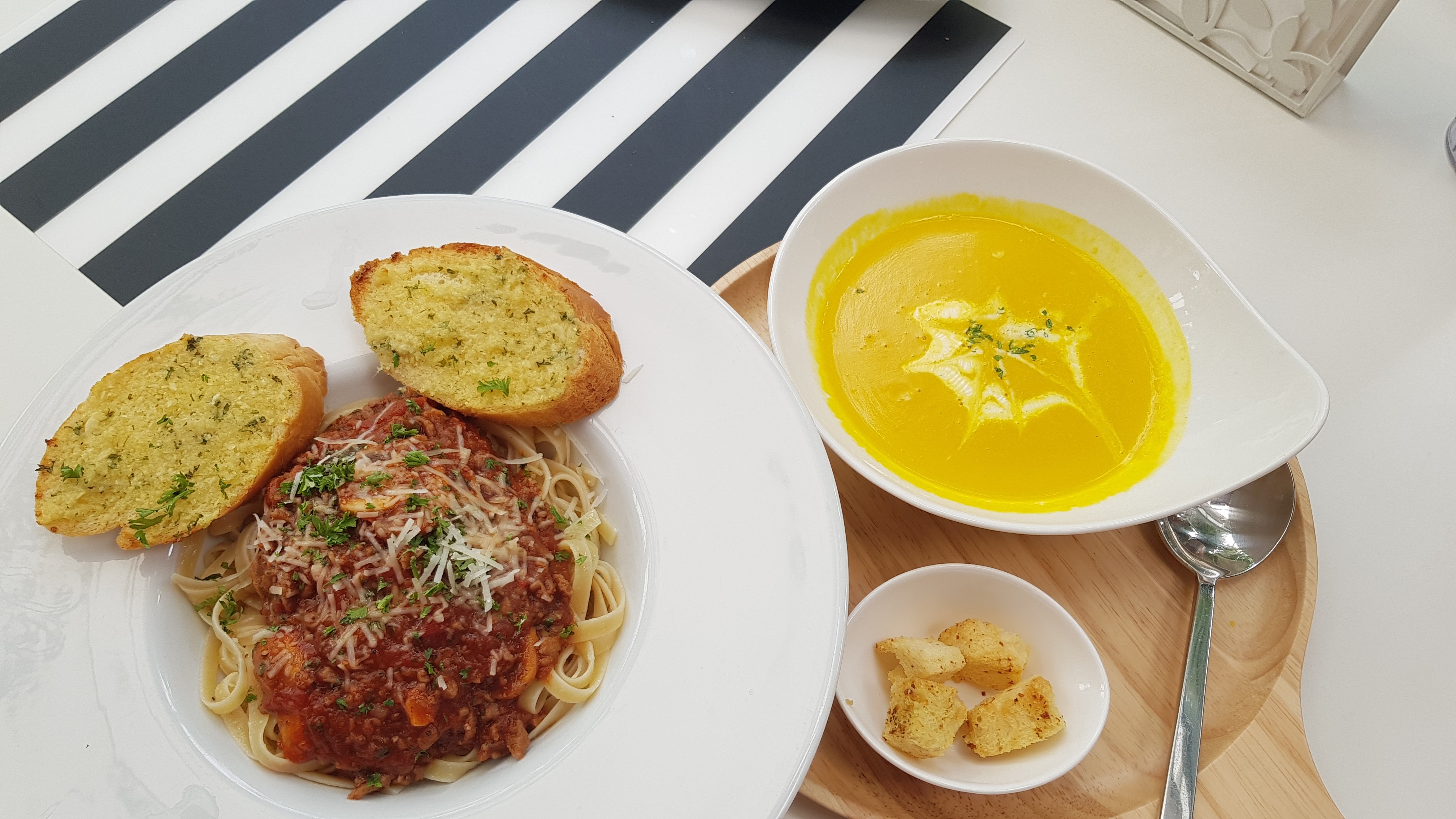Spaghetti Bolognese and Pumpkin Soup