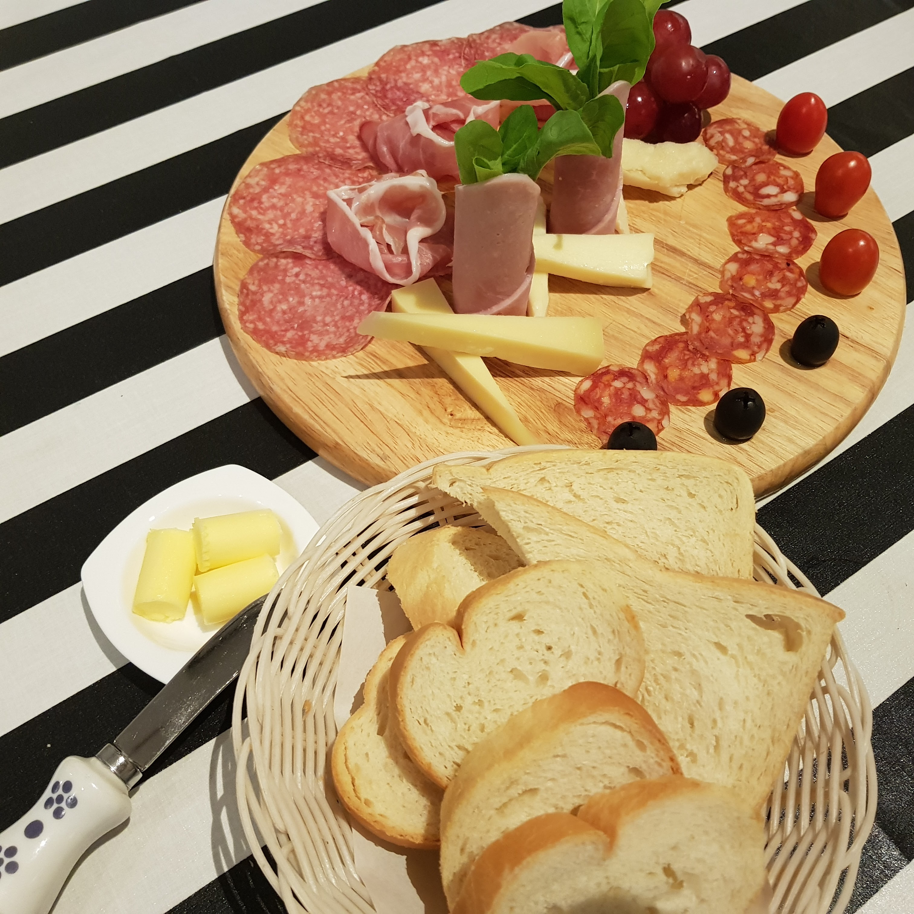 Mixed Cheese and Cold Cuts