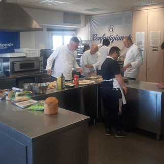 Allievi corso Pizzaiolo all'opera