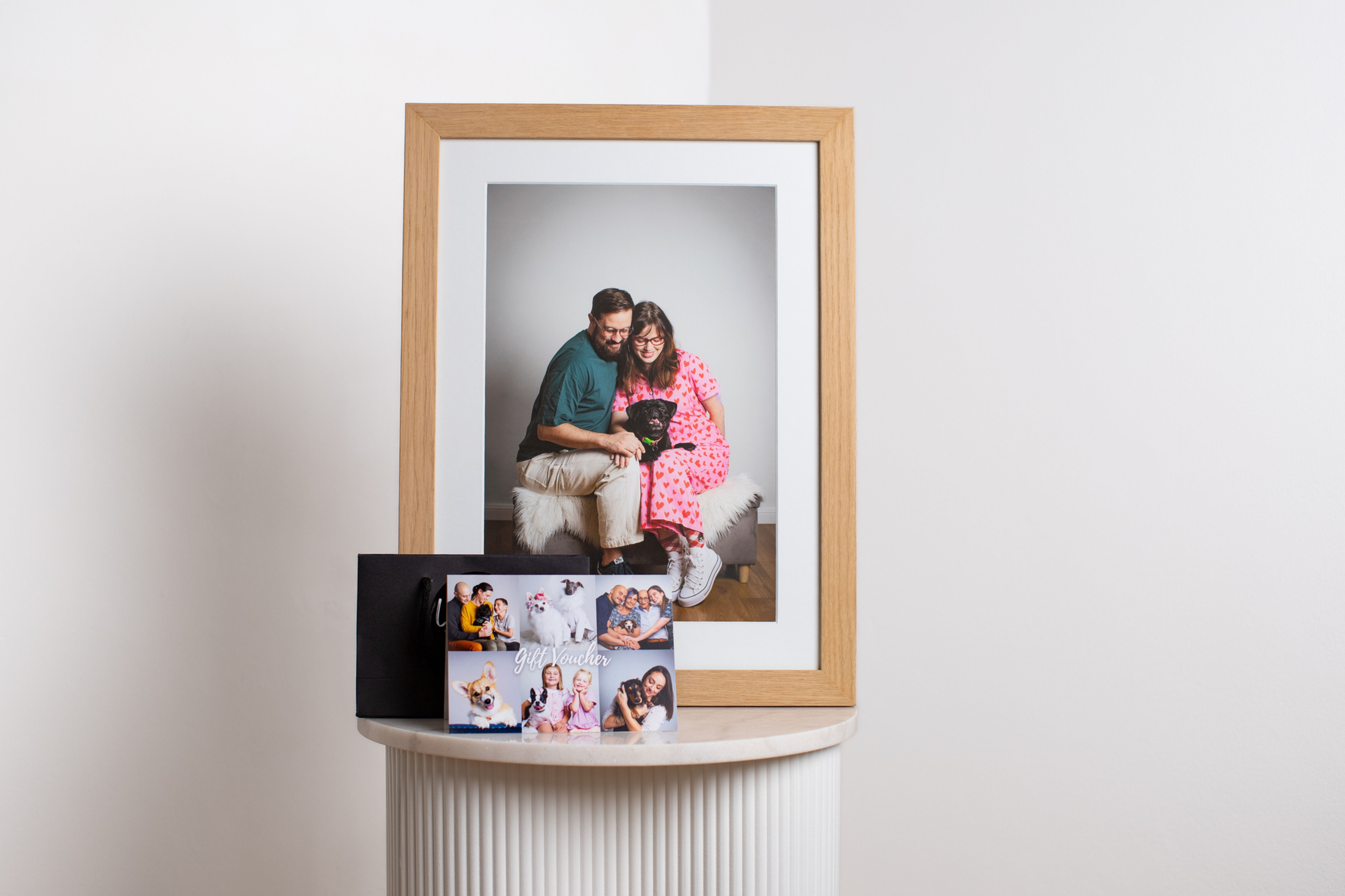 Photo shoot Gift Voucher and Framed Wall Portrait Package