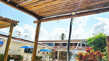 Piscina na Pousada Shalom Beach