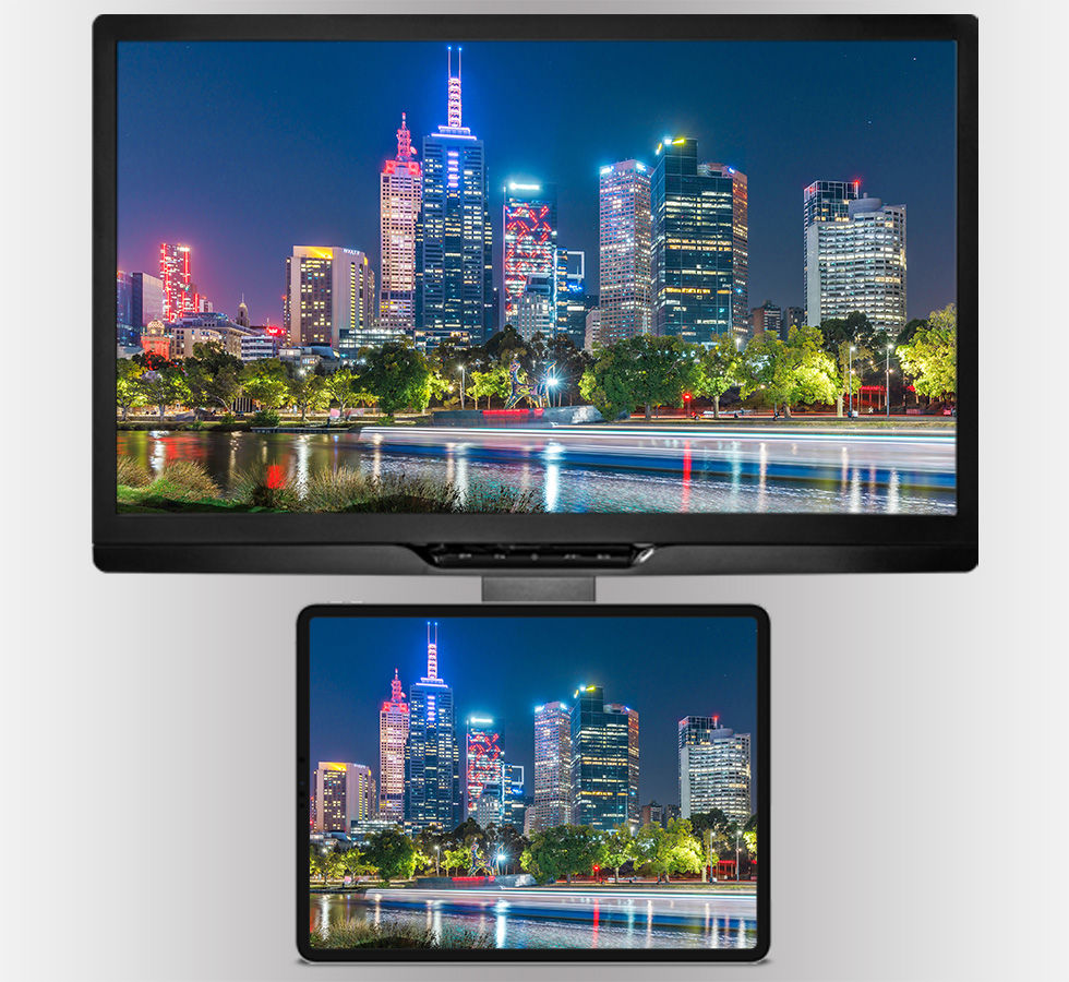 Riverboat Traffic on the Yarra | 4K Wallpaper