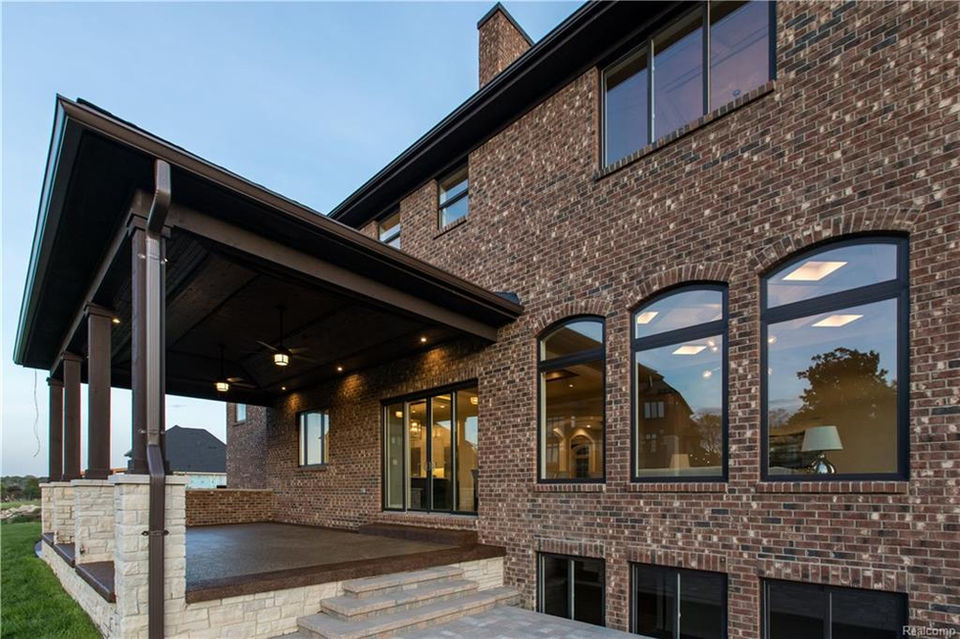 Exterior3 Lanai.jpg
