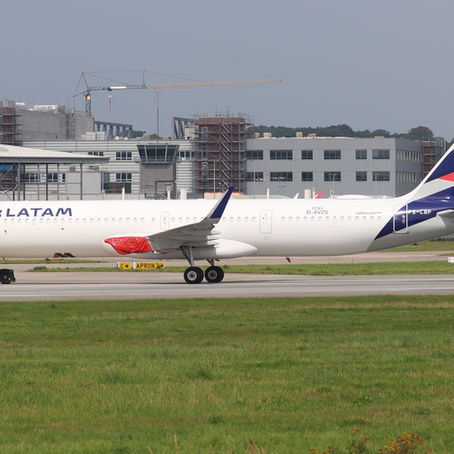 Próximo A321neo da LATAM é flagrado em Hamburgo