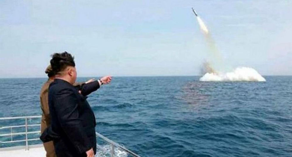 El líder norcoreano Kim Jong vigila una prueba nuclear. / Foto: Ámbito Financiero - Ambito.com